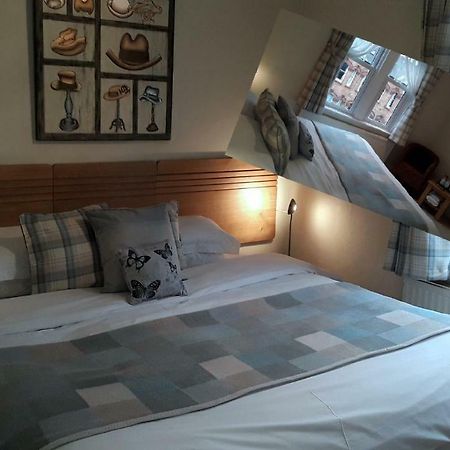 Treetops Guest House Banbury Exterior photo